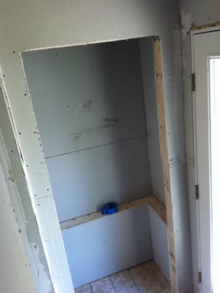 Drywall for the closet in the mudroom. Drywall for the closet in the mudroom.