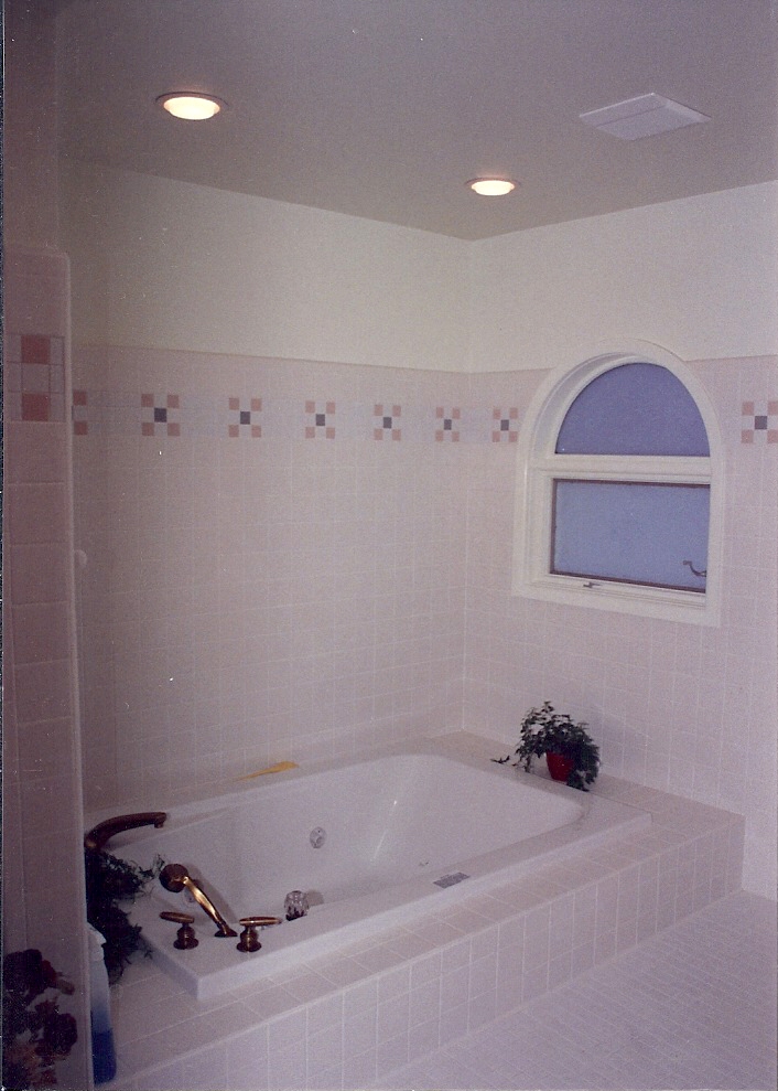 New Bath Tub for Remodeled Bathroom