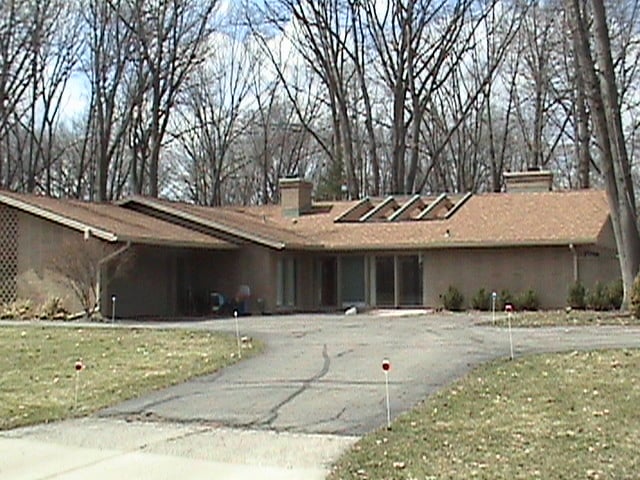 Front view of this homes new shingles.